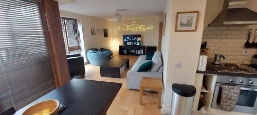 Spacious Riverside 1Bd in Bustling Village, Dublín (foto 2)