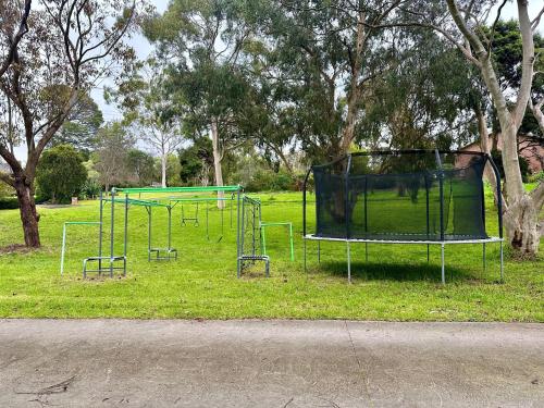 Tree-Lined Donvale Nature Family Getaway in Mitcham