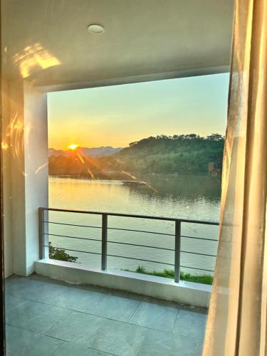 Apartment with View and Balcony image 2