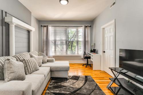 Bright Chicago Apartment Near Stadiums and Downtown in Chicago, USA