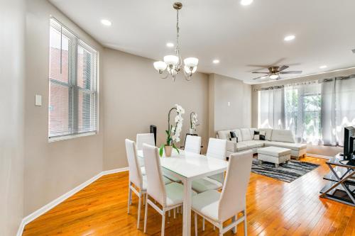 Bright Chicago Apartment Near Stadiums and Downtown in Chicago, USA