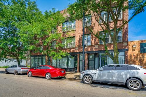 Central Chicago Apartment with Grill 3 Mi to Dtwn! in Chicago, USA