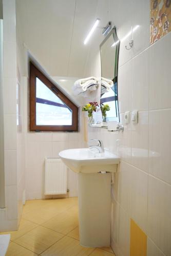 Double Room with Extra Bed image 10