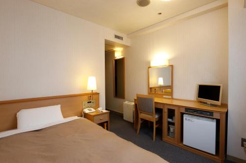 Double Room with Small Double Bed -17:00 Check in -9:00 am Check out - Smoking