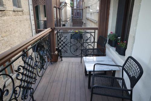 room detail thumbnail 1