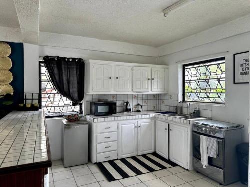 Breezy Lucian Bliss in โครินท์