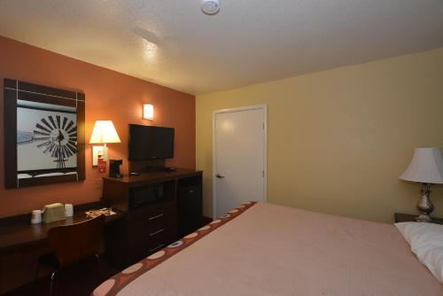 Super 8 by Wyndham Midwest City OK, Мидуэст-Сити (фото 6)