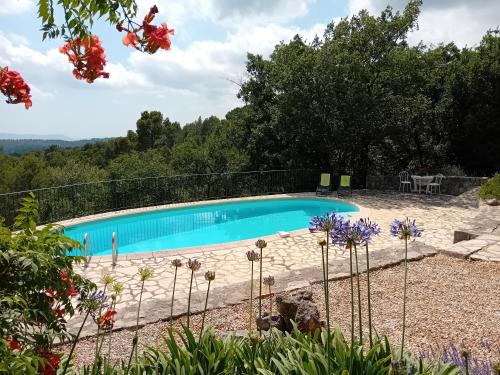 Peaceful spacious 3 bed Villa - image 8