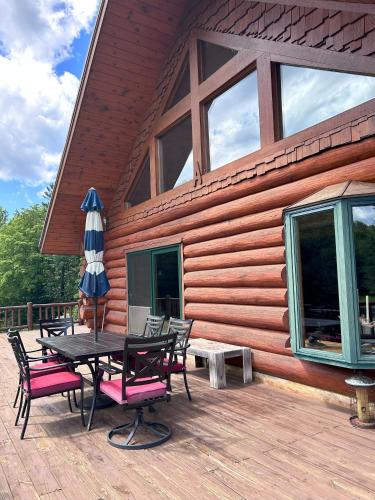 Chapel Forest Cabin in Munising Township (MI)