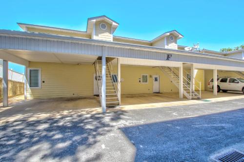 Lakeview Luxury in Hot Springs, USA