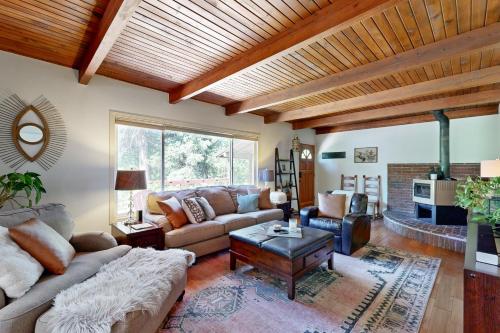 The Cozy Country Home