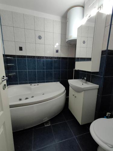 Mari's By The Sea Mari's By The Sea