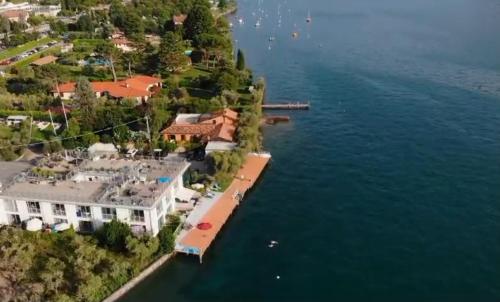 Direttamente Al Lago Apartments 1