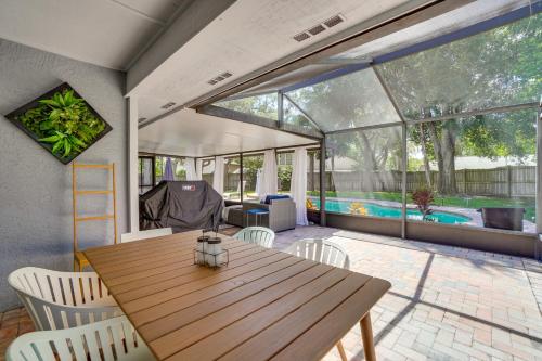 Screened Lanai and Fenced Yard Luxe Orlando Home near Cigarz at Citywalk