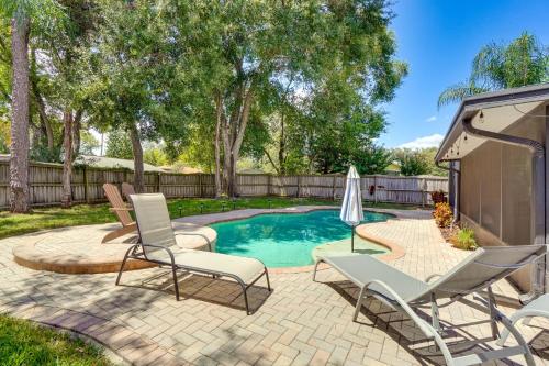Screened Lanai and Fenced Yard Luxe Orlando Home near Cigarz at Citywalk