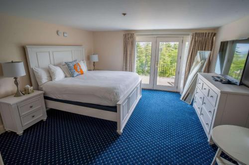 584150951 Bluenose Inn - Bar Harbor Hotel
