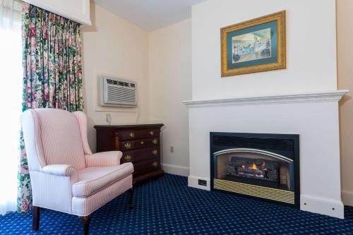 584150965 Bluenose Inn - Bar Harbor Hotel