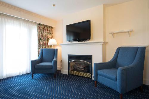 584151285 Bluenose Inn - Bar Harbor Hotel