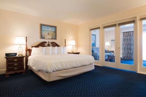 584151323 Bluenose Inn - Bar Harbor Hotel