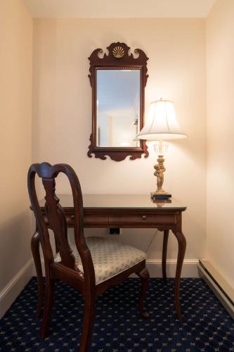 Bluenose Inn - Bar Harbor Hotel - image 11
