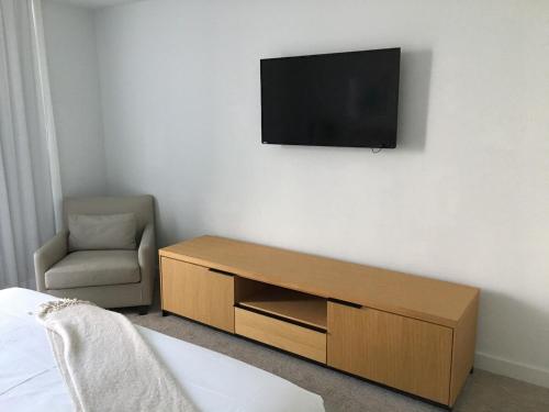 BeachWalk Condo with Beach Club 2bed 2bath in Hallandale Beach, USA