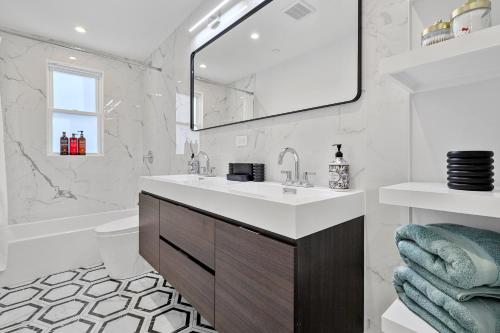 3BR2Bth MIT Harvard TD Garden BOS 2 Parking Spaces 3BR2Bth MIT Harvard TD Garden BOS 2 Parking Spaces