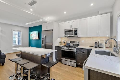 3BR2Bth MIT Harvard TD Garden BOS 2 Parking Spaces 3BR2Bth MIT Harvard TD Garden BOS 2 Parking Spaces