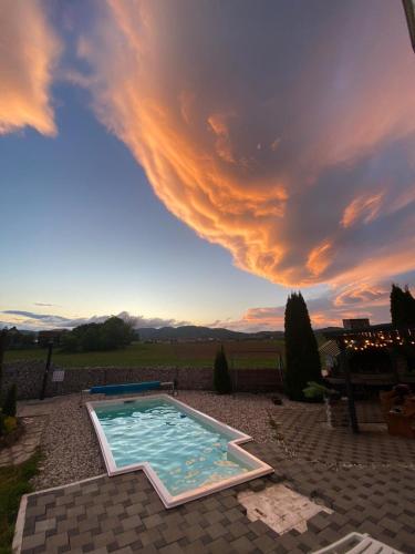 Vaade, Ferienwohnung Luna mit Pool in Brinje