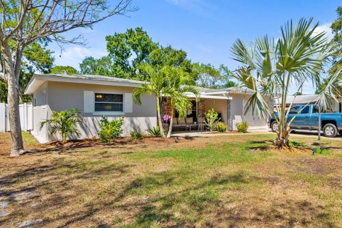 Buitenkant, St. Pete Haven Private 3 Bedroom 1.5 Bath Home in Bay Pines