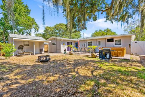 Buitenkant, St. Pete Haven Private 3 Bedroom 1.5 Bath Home in Bay Pines
