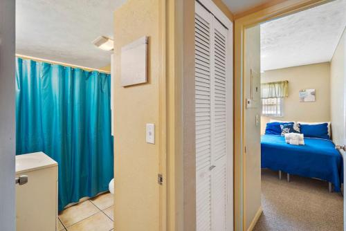 Madeira Beach Ground Floor One Bedroom Poolside in St Pete Beach, USA