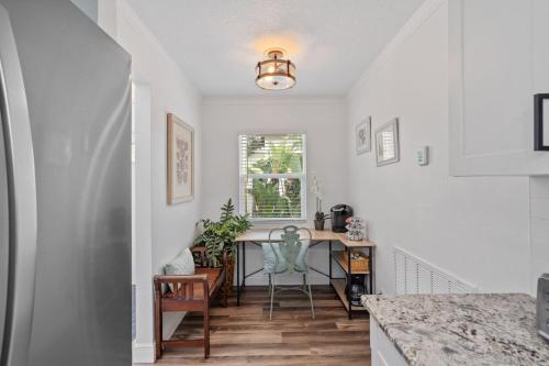 New Listing Spacious 3BD 2.5BA , 5 Minutes from in Orange Terrace, USA