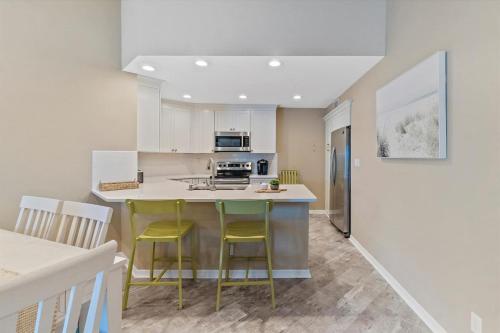 Vista Verde West 1 207 2BD 2BA in Tierra Verde, USA