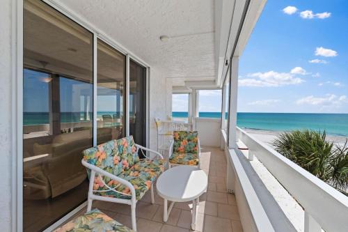 ทัศนียภาพ, Redington Towers 3F 2BD 2BA Beachfront in เรดดิงตัน ชอร์ส (FL)