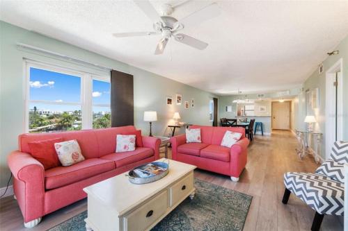 La Coquina 306 Beachside Comfort 2BD 2BA in St Pete Beach, USA