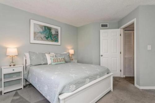 Vista Verde East 8-164 in Point Brittany, USA