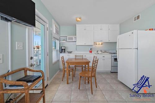Second Floor Corner Efficiency Beachfront Retreat in St Pete Beach, USA