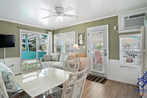 Sea Rocket 15 - 2nd Floor Retreat in St Pete Beach, USA