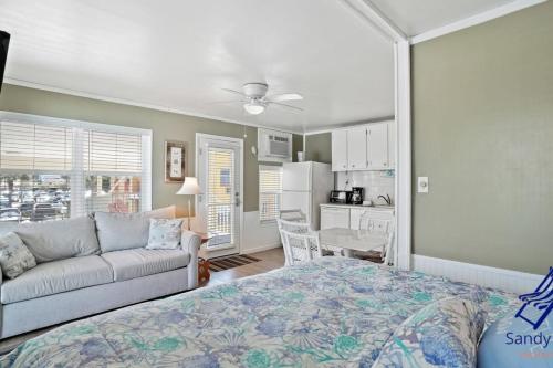 Sea Rocket 15 - 2nd Floor Retreat in St Pete Beach, USA
