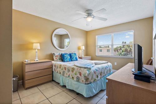 Waves 14 Condo Beautiful 1 Bedroom with Pool