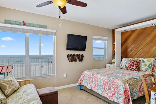 Sea Rocket 22 Gulf Front Bliss in North in St Pete Beach, USA
