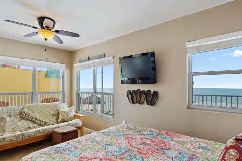 Sea Rocket 22 Gulf Front Bliss in North in St Pete Beach, USA