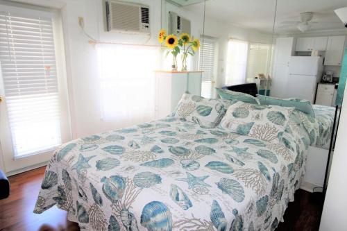 Sea Rocket 12 Ground Floor Beachfront Getaway in in St Pete Beach, USA