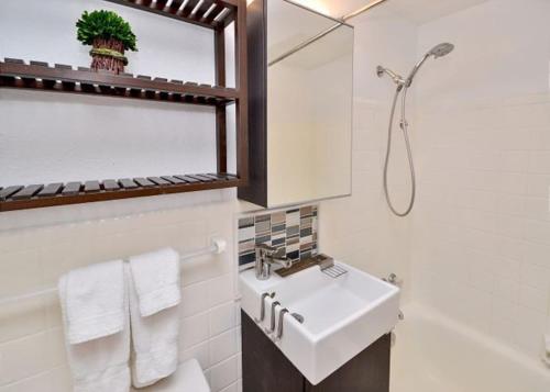 Sea Rocket 12 Ground Floor Beachfront Getaway in in St Pete Beach, USA