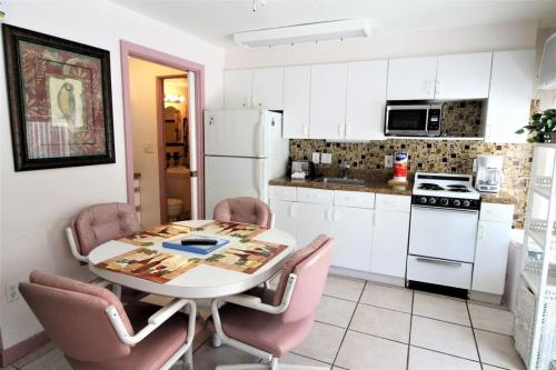 Sea Rocket 2 - Ground Floor Paradise in North in St Pete Beach, USA