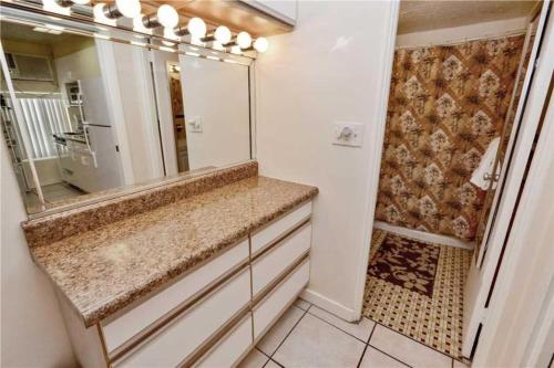 Sea Rocket 2 - Ground Floor Paradise in North in St Pete Beach, USA