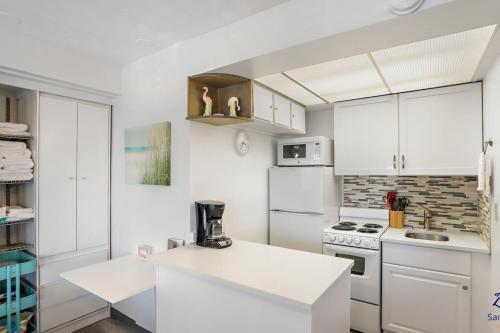 Sea Rocket 17 Second Floor Serenity in North in St Pete Beach, USA