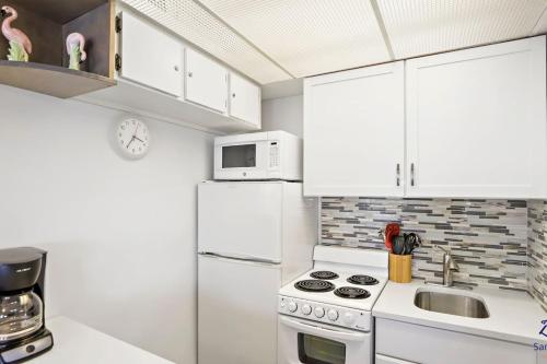 Sea Rocket 17 Second Floor Serenity in North in St Pete Beach, USA