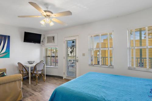 Sea Rocket 17 Second Floor Serenity in North in St Pete Beach, USA