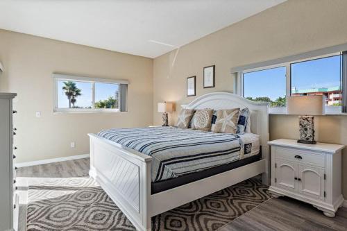 San Remo 207 Gulf Front Luxury 3BD 2BA in in Clearwater Beach, USA